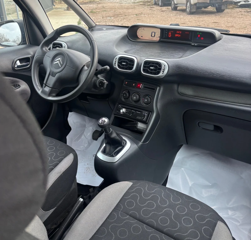 Citroen C3 Picasso 1.4i, снимка 11 - Автомобили и джипове - 52634355