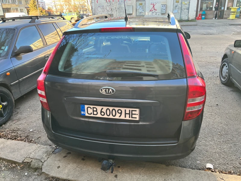 Kia Ceed 1.6 SW, снимка 2 - Автомобили и джипове - 52850562