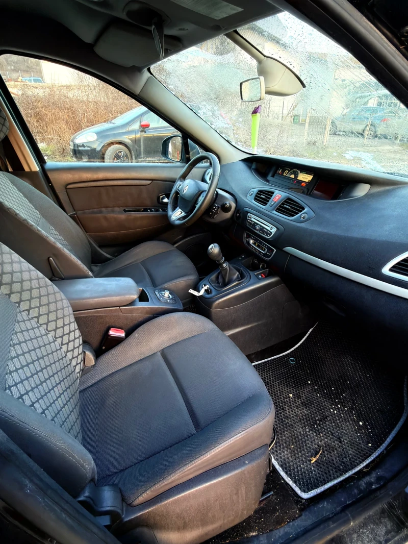 Renault Grand scenic 1.5dci 7местен, снимка 9 - Автомобили и джипове - 53167570