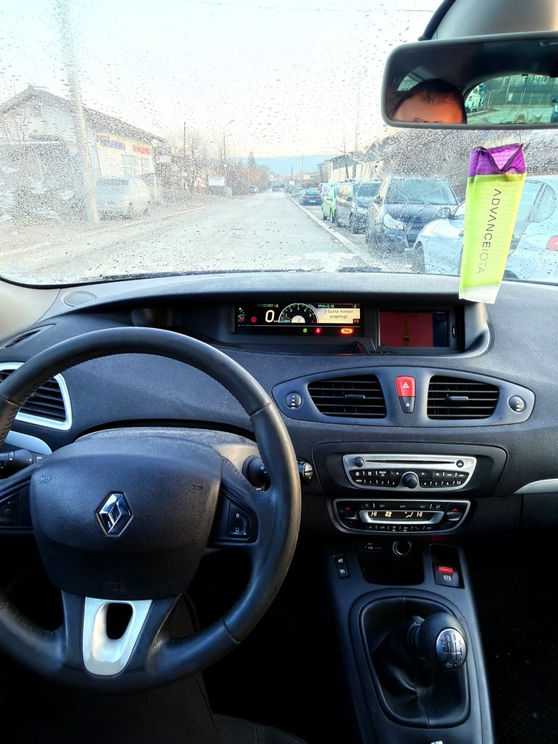 Renault Grand scenic 1.5dci 7местен, снимка 14 - Автомобили и джипове - 53167570