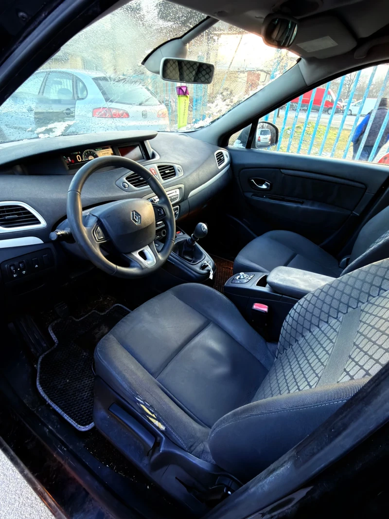 Renault Grand scenic 1.5dci 7местен, снимка 13 - Автомобили и джипове - 53167570