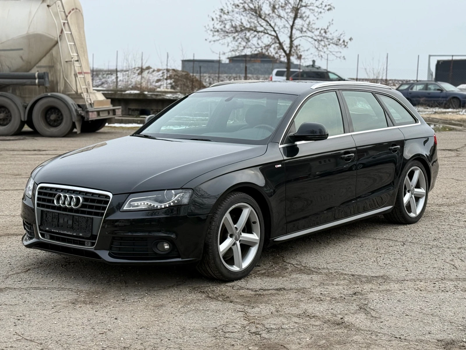 Audi A4 2.0 TDI S-line, снимка 1