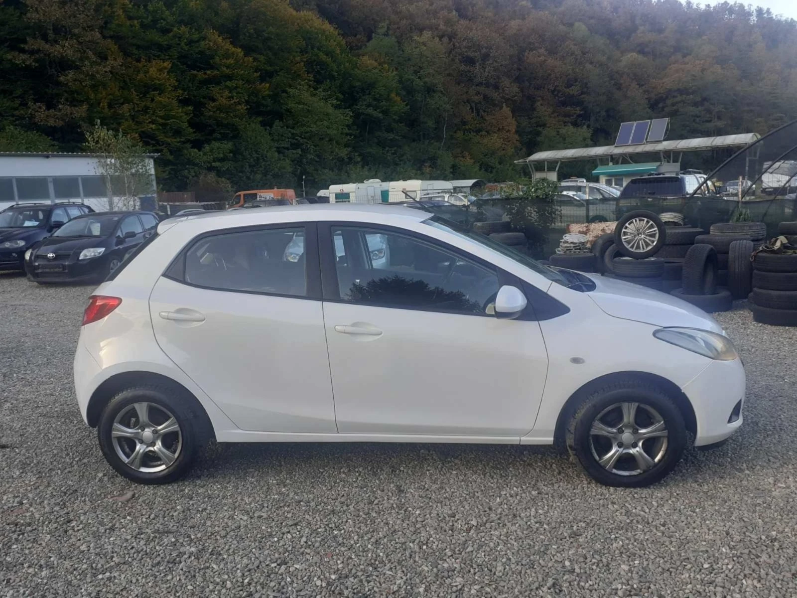 Mazda 2 1.3i klimatik  - изображение 9