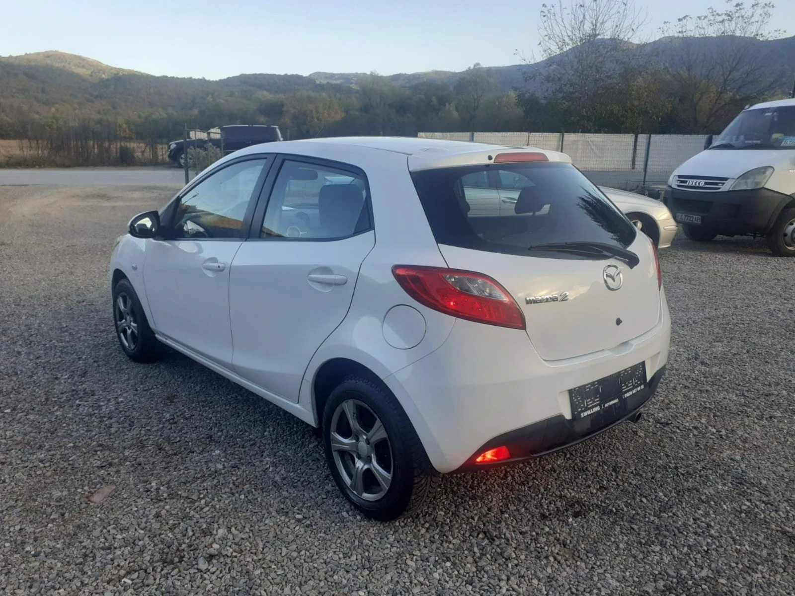 Mazda 2 1.3i klimatik  - изображение 7