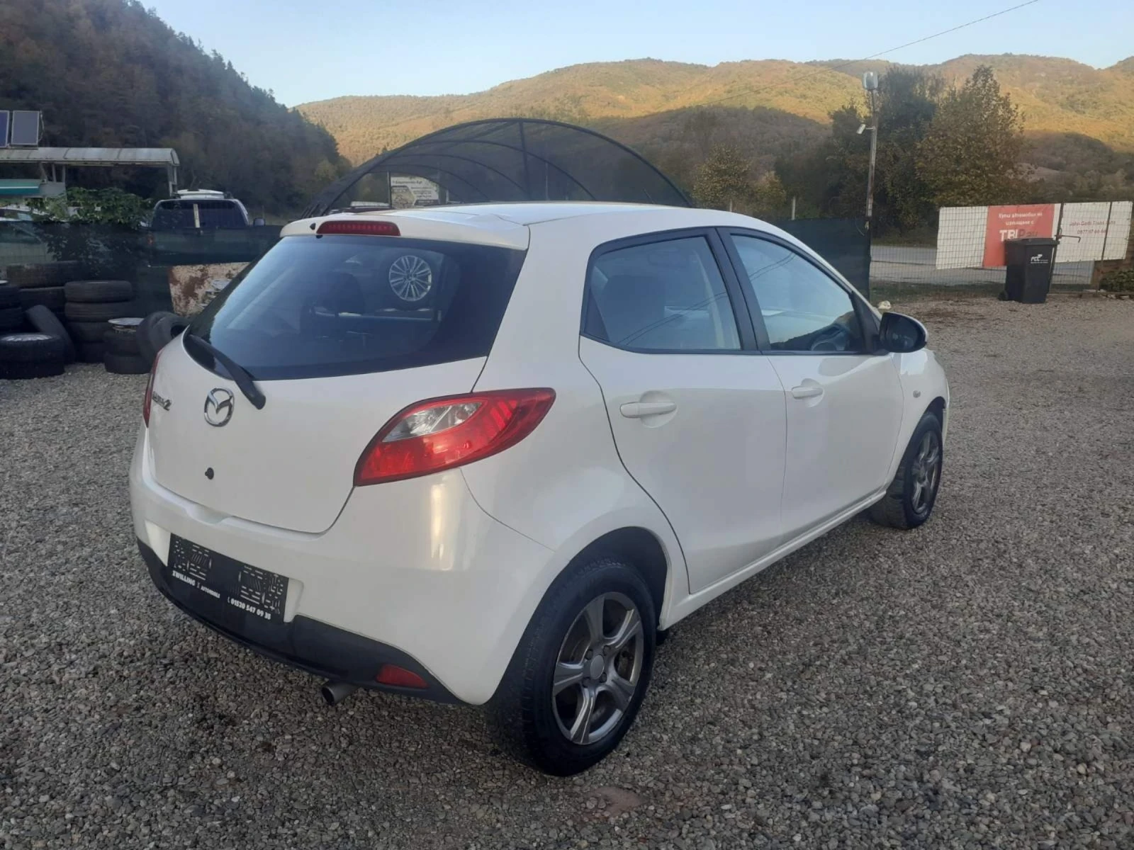 Mazda 2 1.3i klimatik  - изображение 4