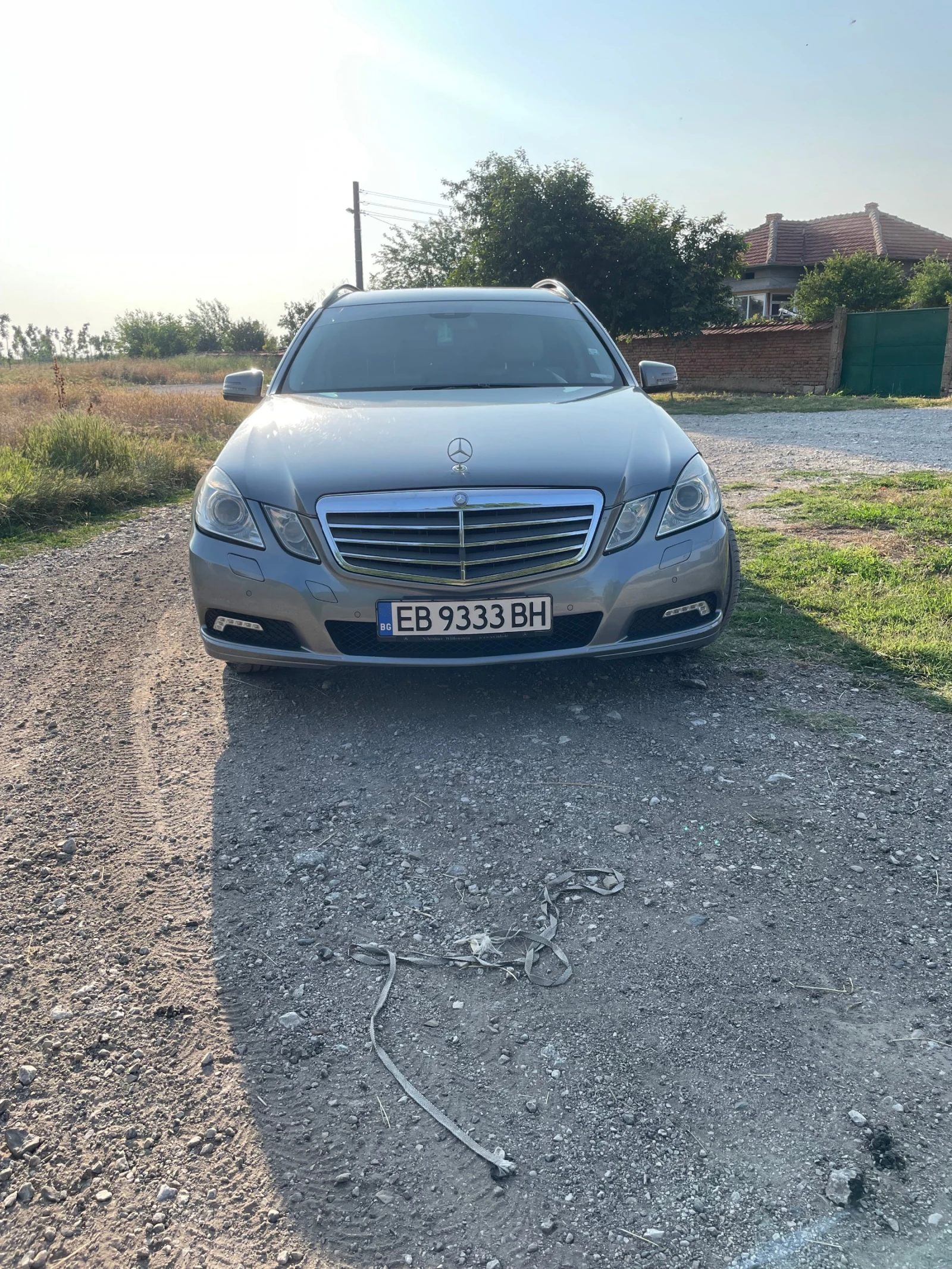 Mercedes-Benz E 220  - изображение 2