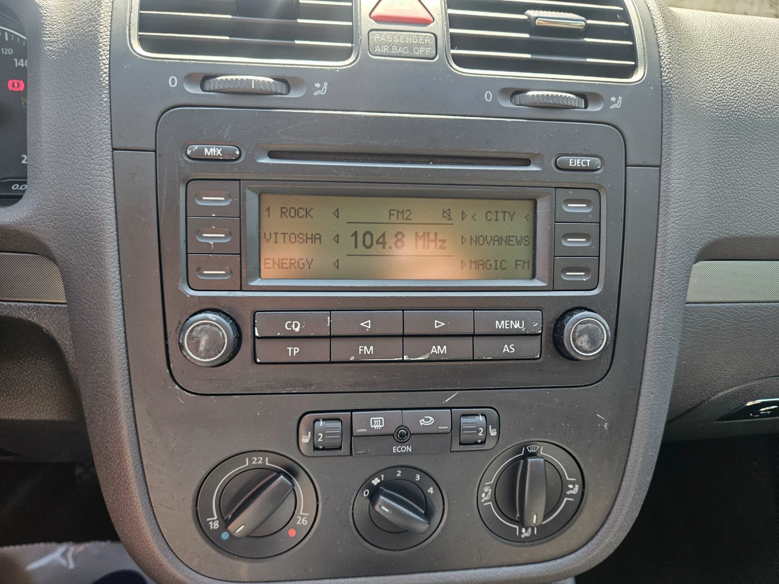 VW Golf 1.6 102 к.с. / АВТОМАТИК - изображение 8