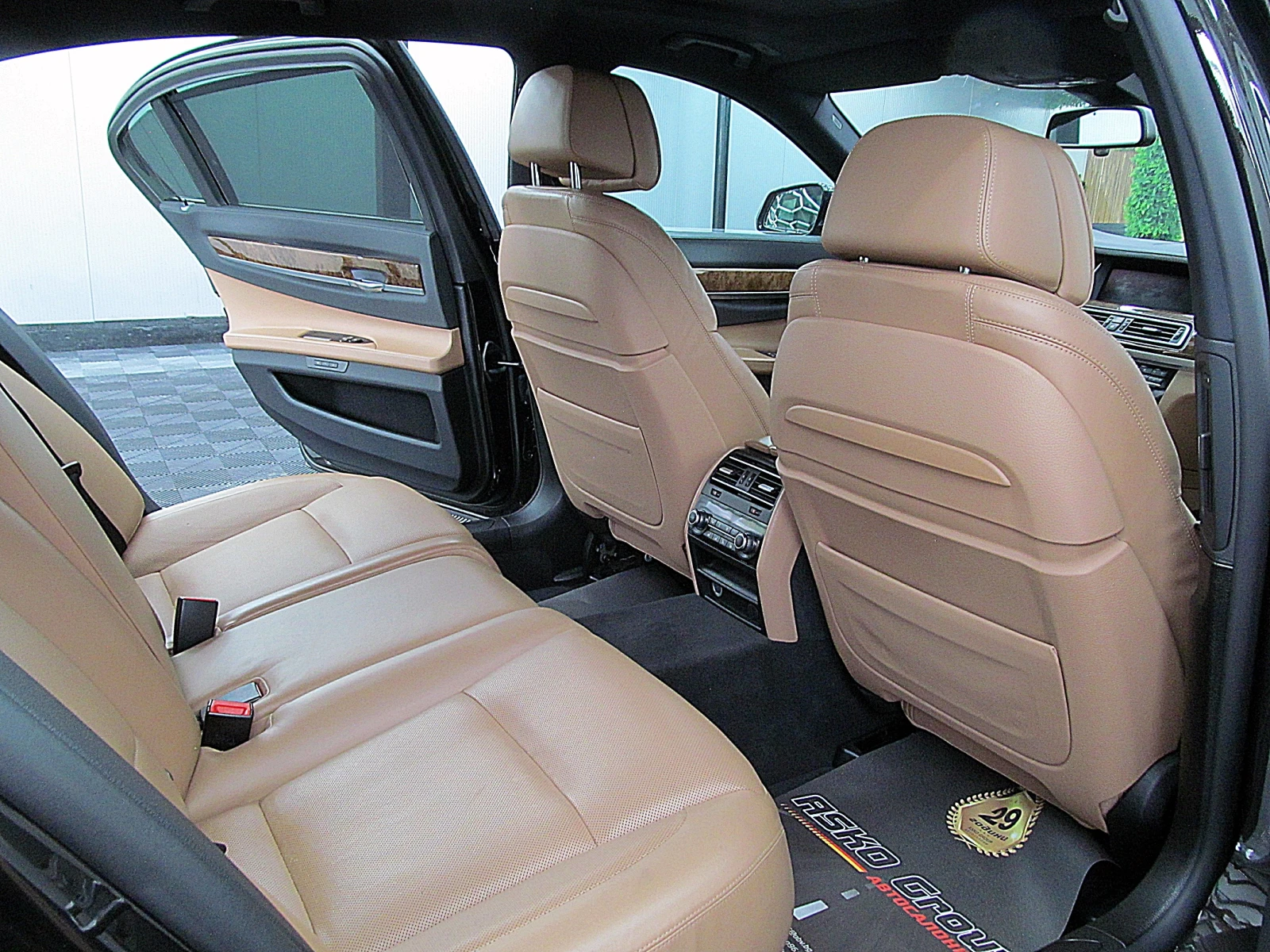 BMW 750 Xdrive /M-paket/LONG/KeylesGo/СОБСТВЕН ЛИЗИНГ - изображение 10