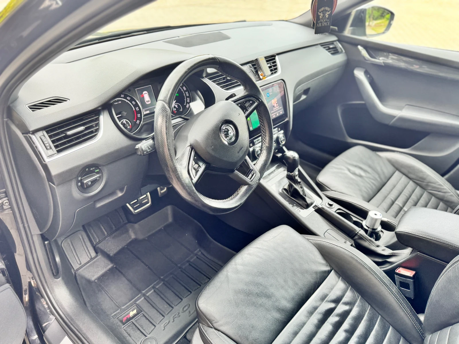 Skoda Octavia VRS 2.0 TDI 184 к.с. Keyless/Columbus/Carplay  - изображение 10