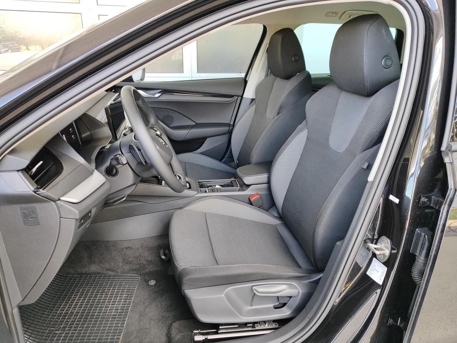 Skoda Octavia 2.0TDI* CAM* KEYLESS* LED* CARPLAY*  - изображение 6