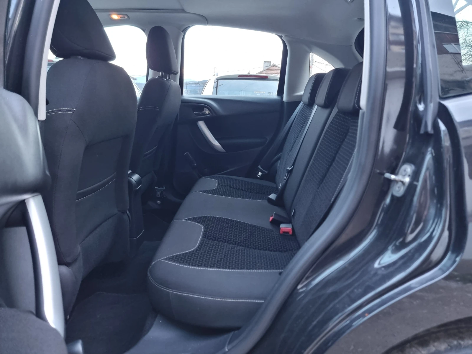 Citroen C3 1.4 HDI, снимка 12 - Автомобили и джипове - 53725768