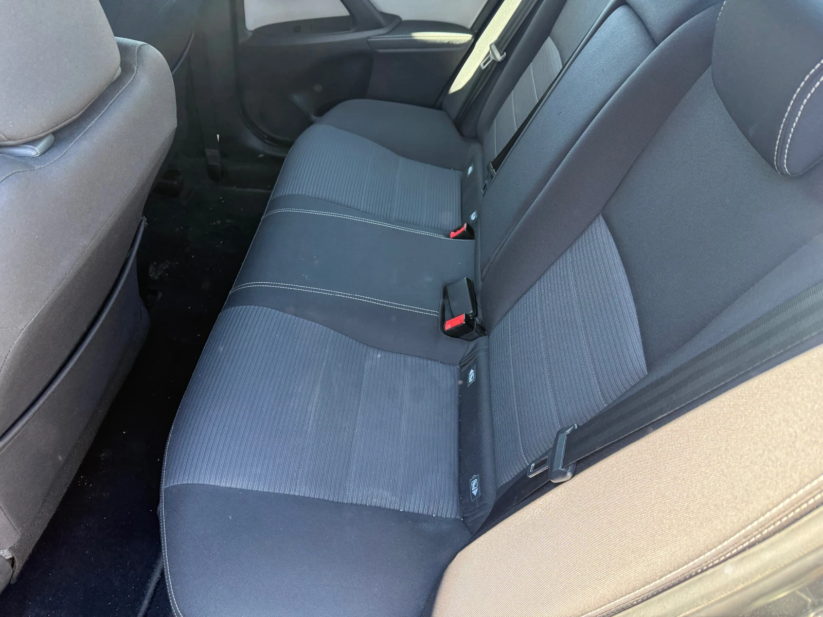 Toyota Avensis 2.0D 143HP, снимка 11 - Автомобили и джипове - 54115672