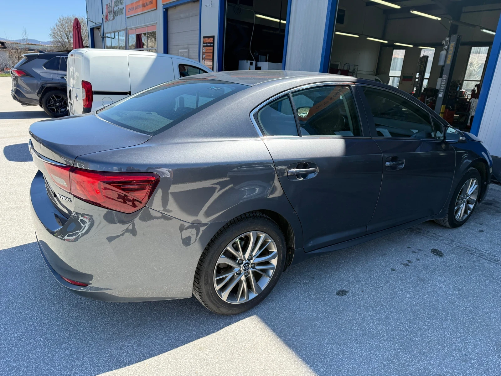 Toyota Avensis 2.0D 143HP, снимка 5 - Автомобили и джипове - 54115672
