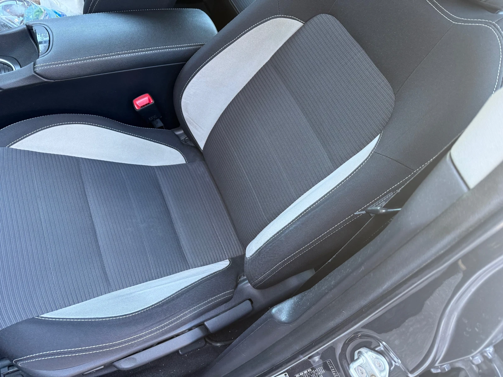 Toyota Avensis 2.0D 143HP, снимка 9 - Автомобили и джипове - 54115672