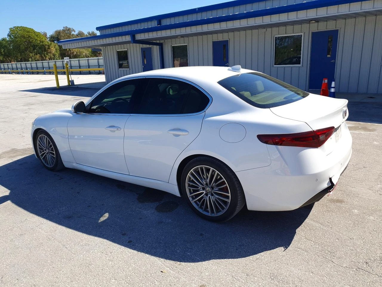 Alfa Romeo Giulia 2.0l Ti, снимка 2 - Автомобили и джипове - 54241460