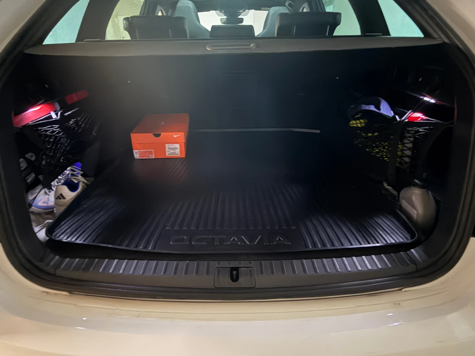 Skoda Octavia, снимка 12 - Автомобили и джипове - 54243030