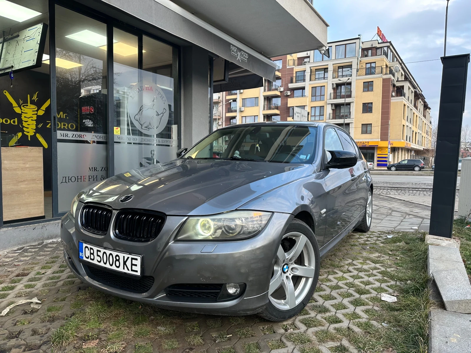 BMW 320, снимка 11 - Автомобили и джипове - 54414194