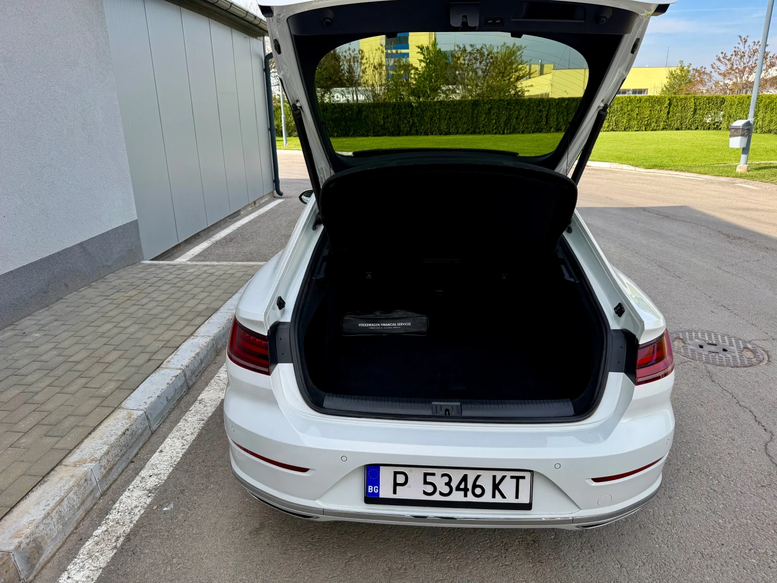 VW Arteon 2.0 ФУЛ ЕКСТРИ!!!ПАНОРАМА!!!АЛКАНТАРА!!!CAR PLAY!!, снимка 5 - Автомобили и джипове - 54692562