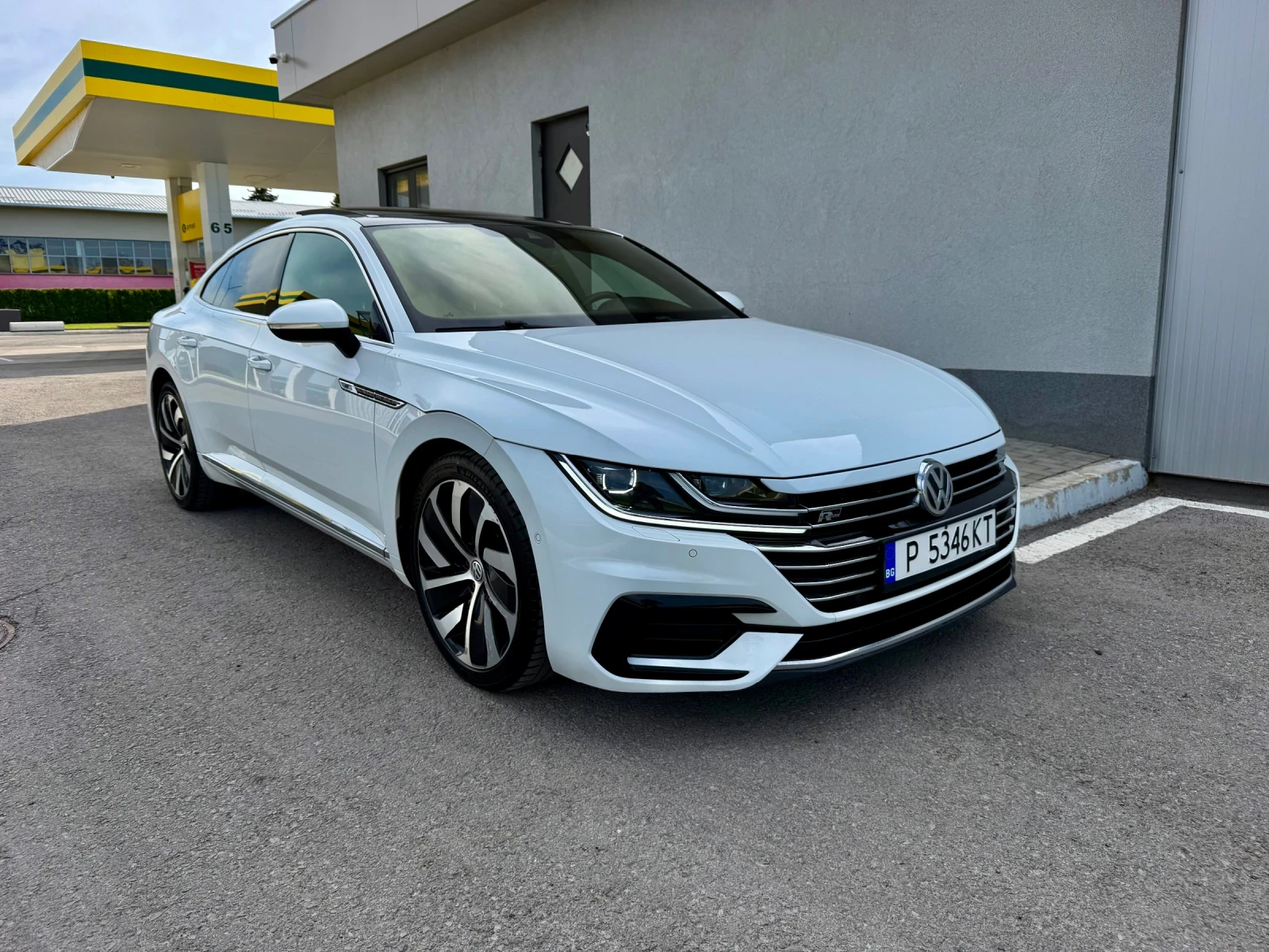 VW Arteon 2.0 ФУЛ ЕКСТРИ!!!ПАНОРАМА!!!АЛКАНТАРА!!!CAR PLAY!!, снимка 2 - Автомобили и джипове - 54692562