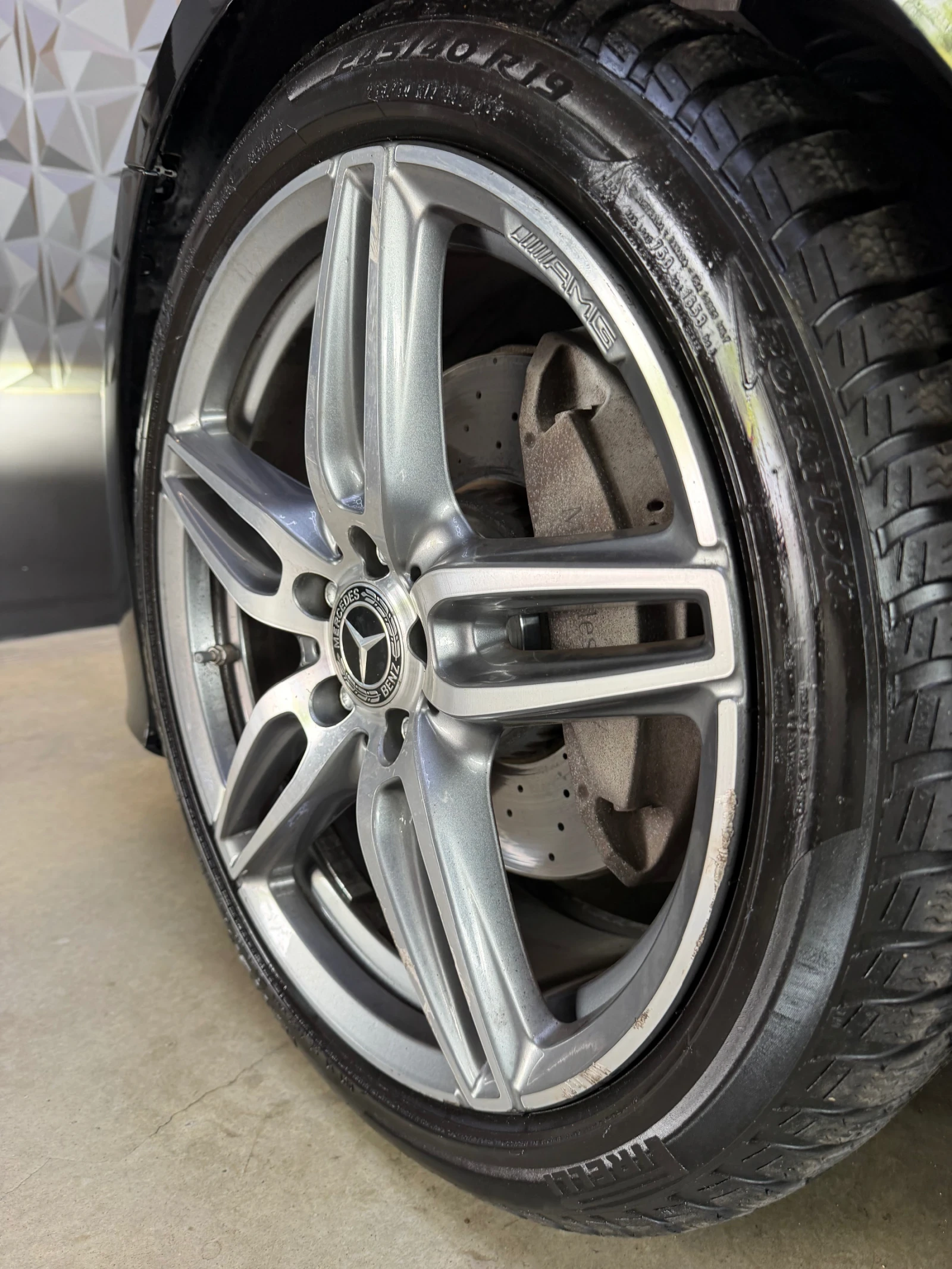 Mercedes-Benz E 220 d COUPE * AMG * BURMESTER * LED * КАМЕРА * , снимка 12 - Автомобили и джипове - 54695376
