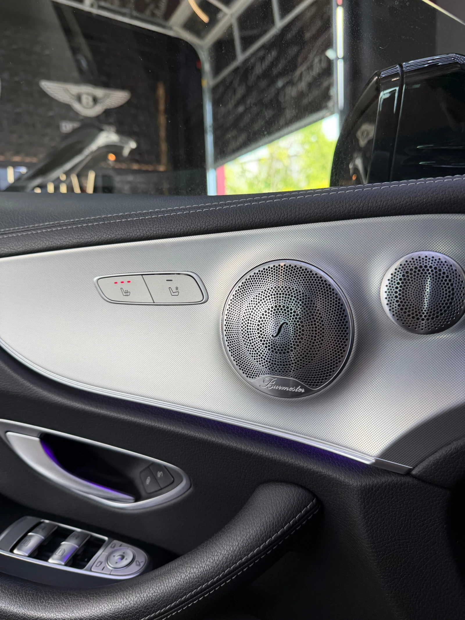 Mercedes-Benz E 220 d COUPE * AMG * BURMESTER * LED * КАМЕРА * , снимка 10 - Автомобили и джипове - 54695376