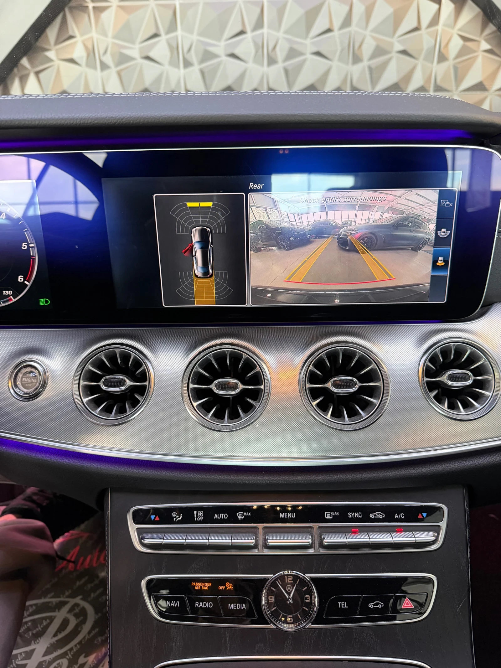 Mercedes-Benz E 220 d COUPE * AMG * BURMESTER * LED * КАМЕРА * , снимка 7 - Автомобили и джипове - 54695376