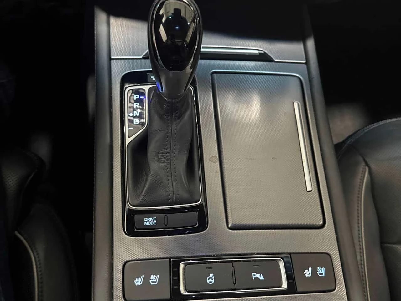 Hyundai Genesis | Luxury | ДВА КЛЮЧА | ПАНОРАМА | ПОДГРЕВ | , снимка 10 - Автомобили и джипове - 54756459