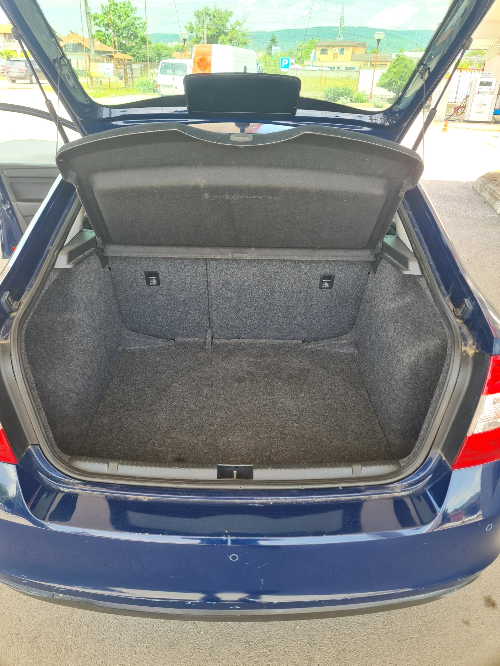Skoda Rapid 1.6TDI 105к.с. 2014г. , снимка 8 - Автомобили и джипове - 54762669
