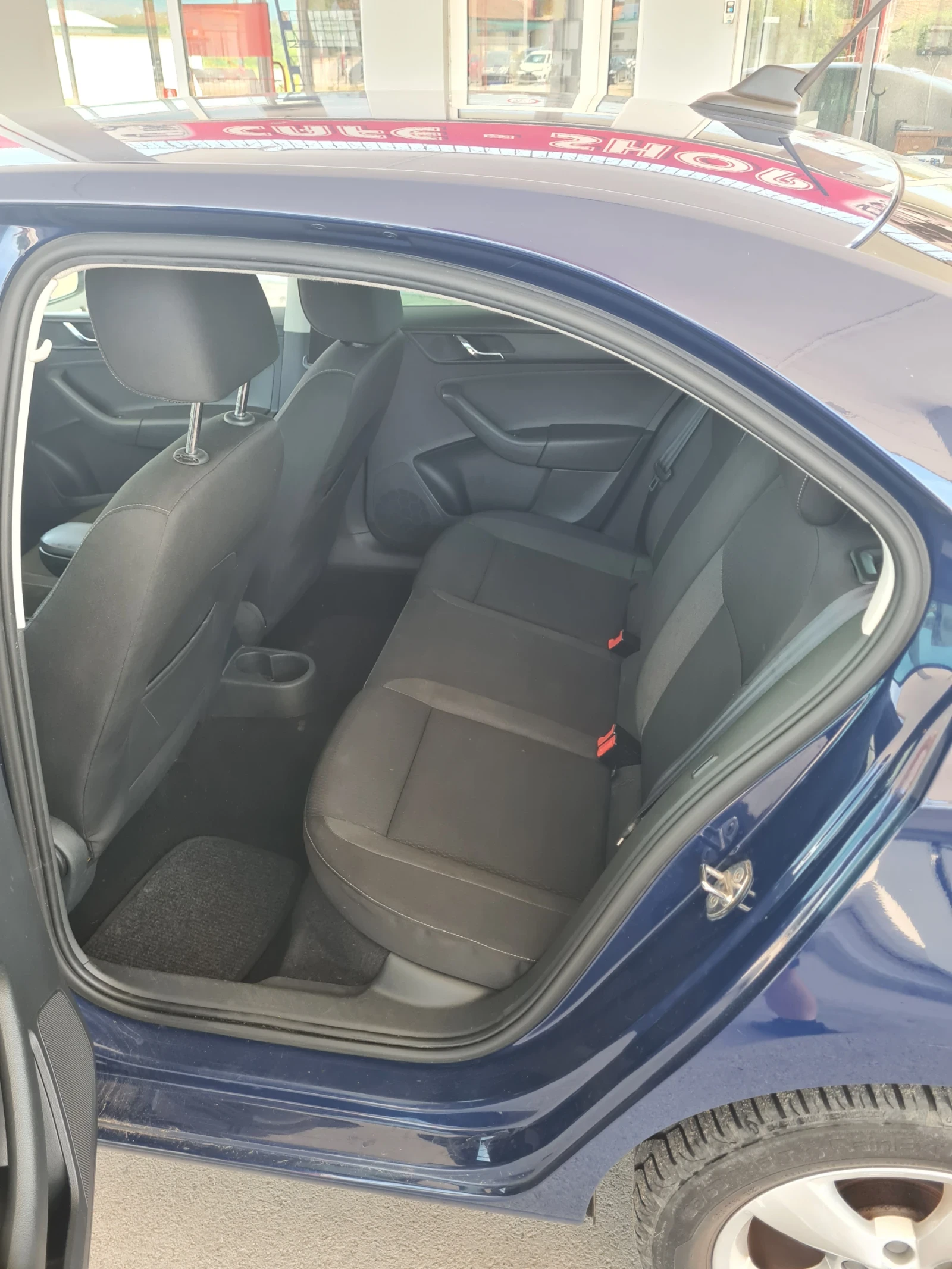 Skoda Rapid 1.6TDI 105к.с. 2014г. , снимка 5 - Автомобили и джипове - 54762669
