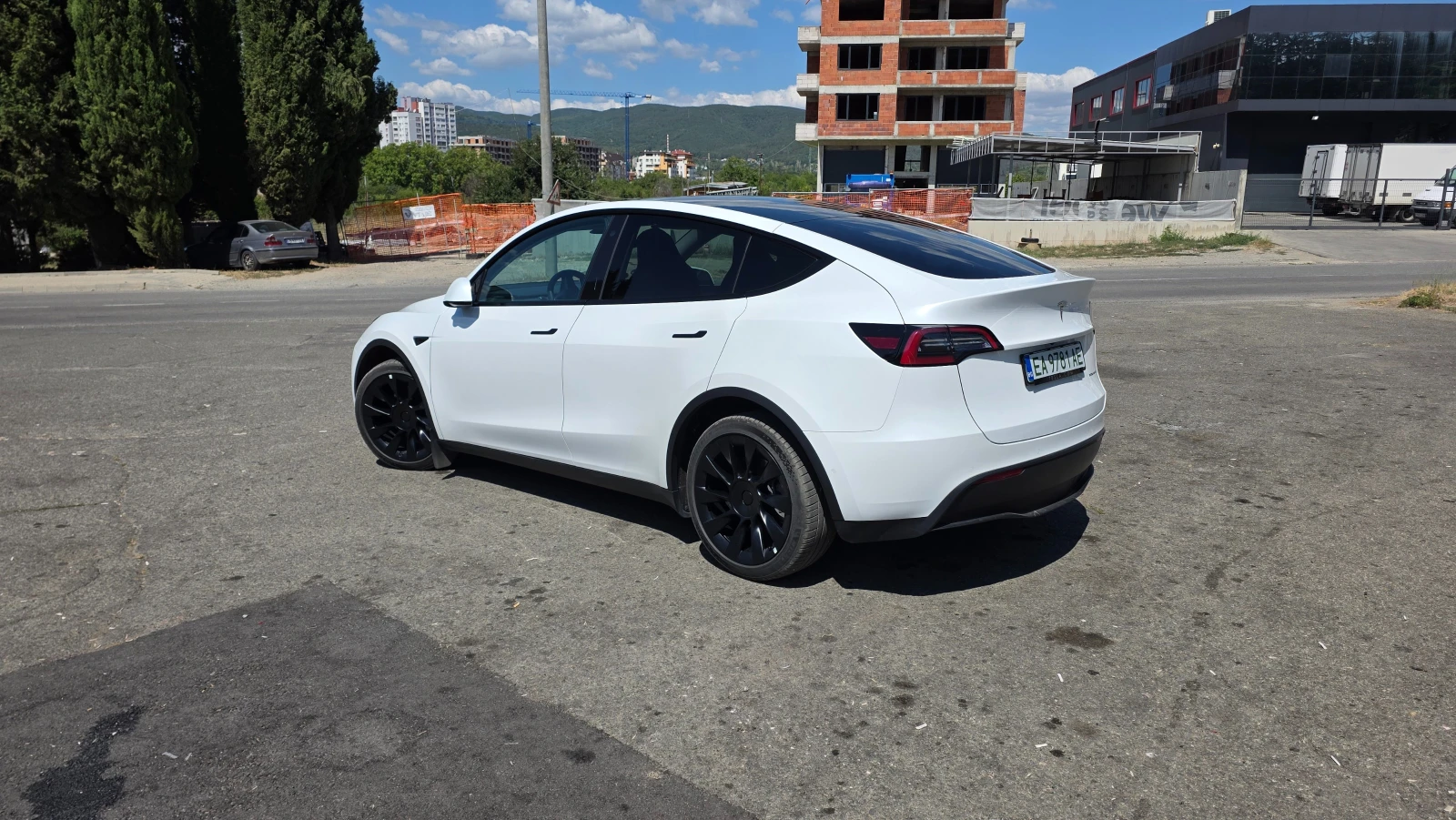 Tesla Model Y Long Range, снимка 5 - Автомобили и джипове - 55674828