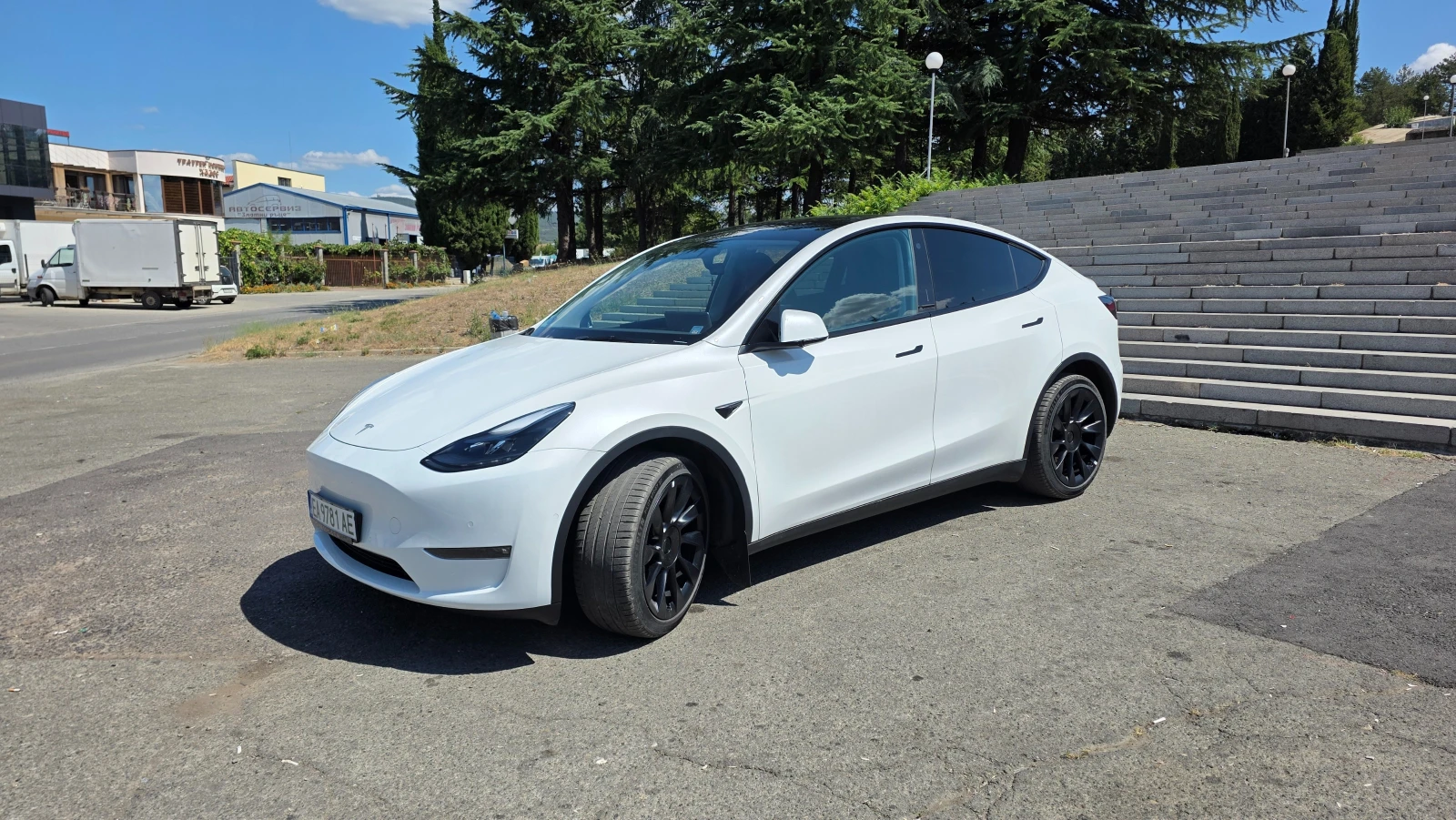 Tesla Model Y Long Range, снимка 6 - Автомобили и джипове - 55674828