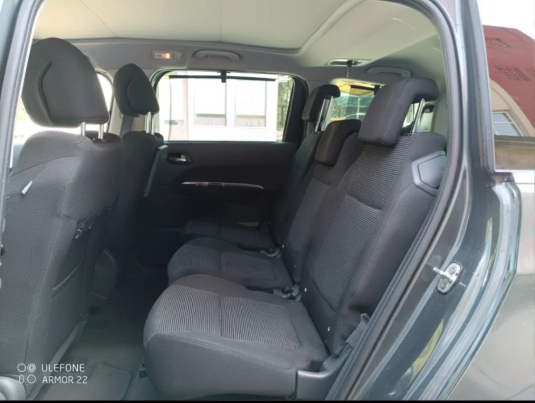 Peugeot 5008 1.6 petrol/ panorama - 7 места, снимка 9 - Автомобили и джипове - 56230037
