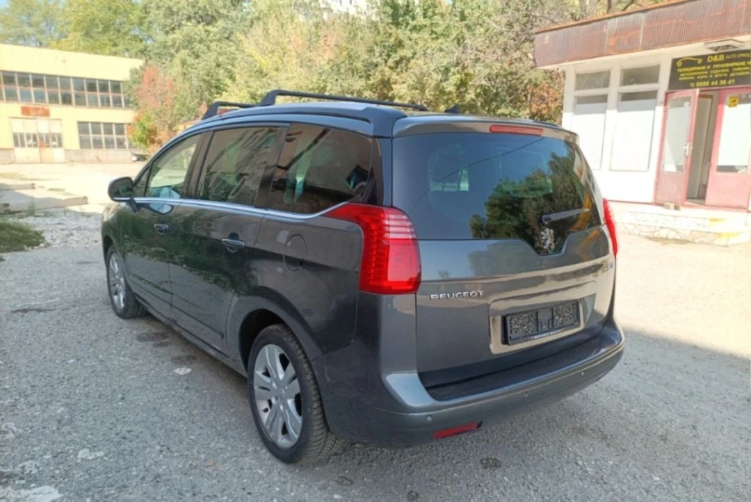 Peugeot 5008 1.6 petrol/ panorama - 7 места, снимка 5 - Автомобили и джипове - 56230037