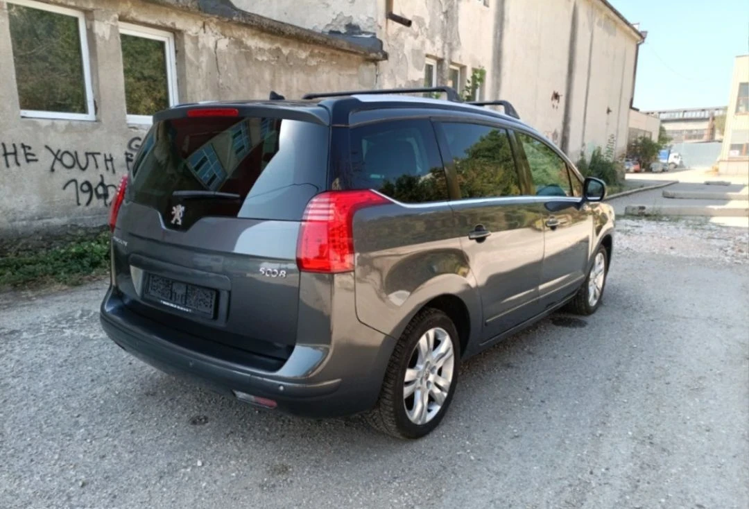 Peugeot 5008 1.6 petrol/ panorama - 7 места, снимка 7 - Автомобили и джипове - 56230037
