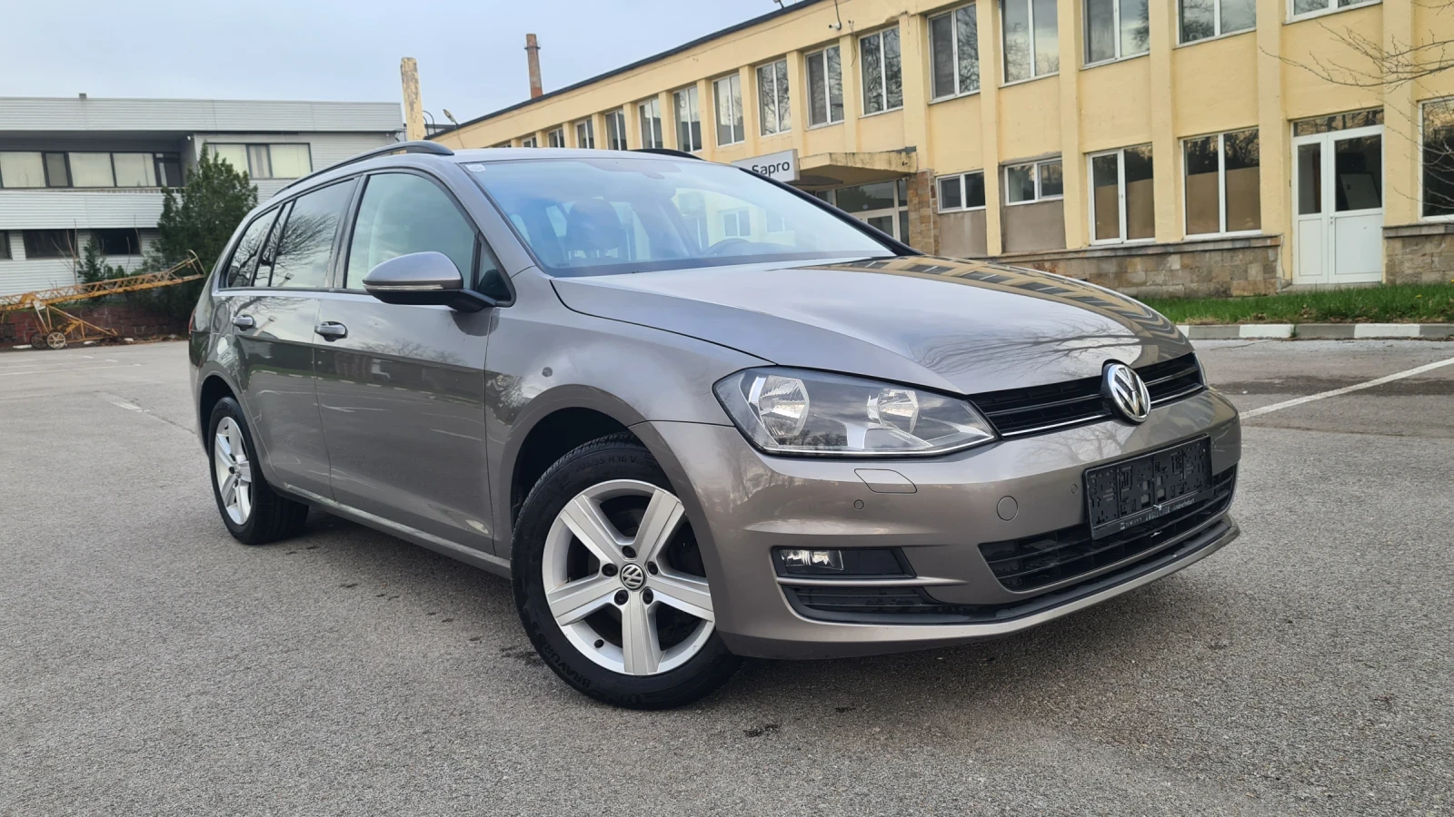 VW Golf High line TDI 110кс, снимка 2 - Автомобили и джипове - 56251335