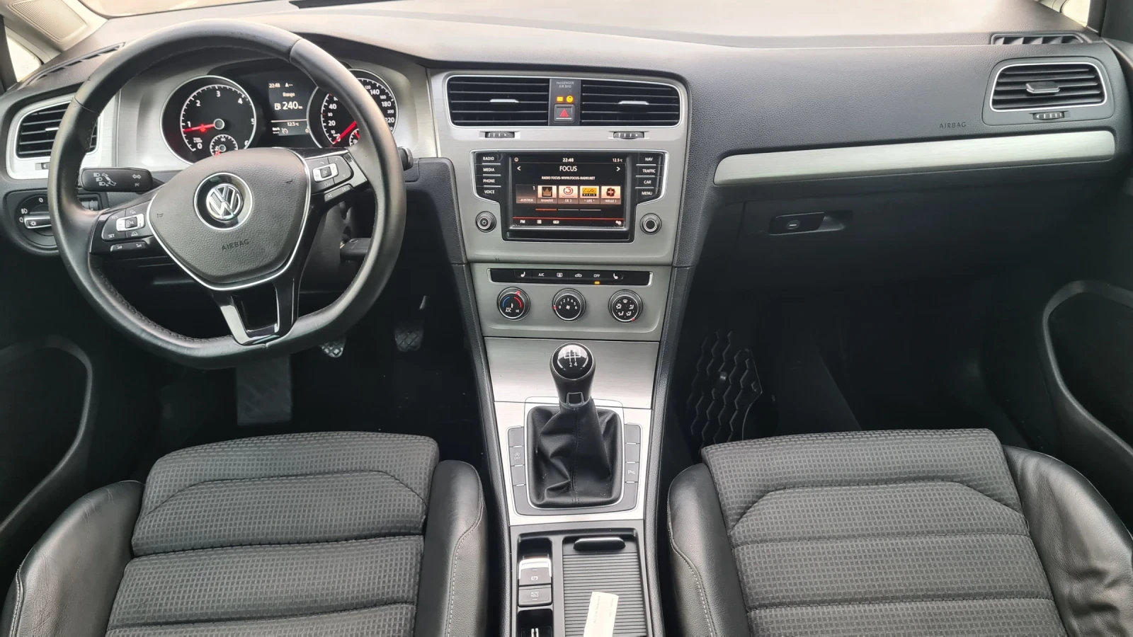 VW Golf High line TDI 110кс, снимка 10 - Автомобили и джипове - 56251335