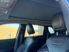 Jeep Cherokee * Trailhawk Elite * CARFAX * ОПЦИЯ ЗА ФИНАНСИРАНЕ , снимка 13