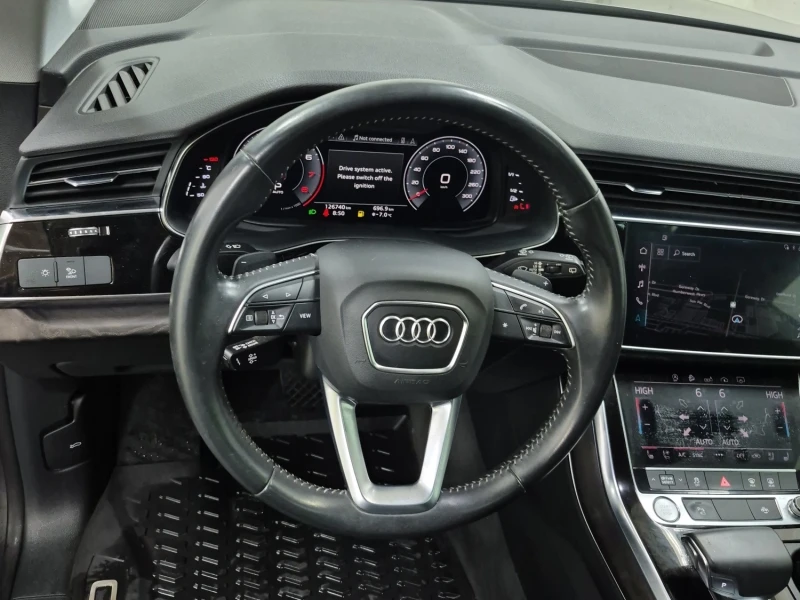 Audi Q8 Progressiv* Quattro* Pan/Roof* Apple carplay* Keyl, снимка 9 - Автомобили и джипове - 53121794