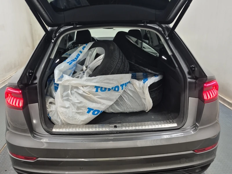 Audi Q8 Progressiv* Quattro* Pan/Roof* Apple carplay* Keyl, снимка 7 - Автомобили и джипове - 53121794