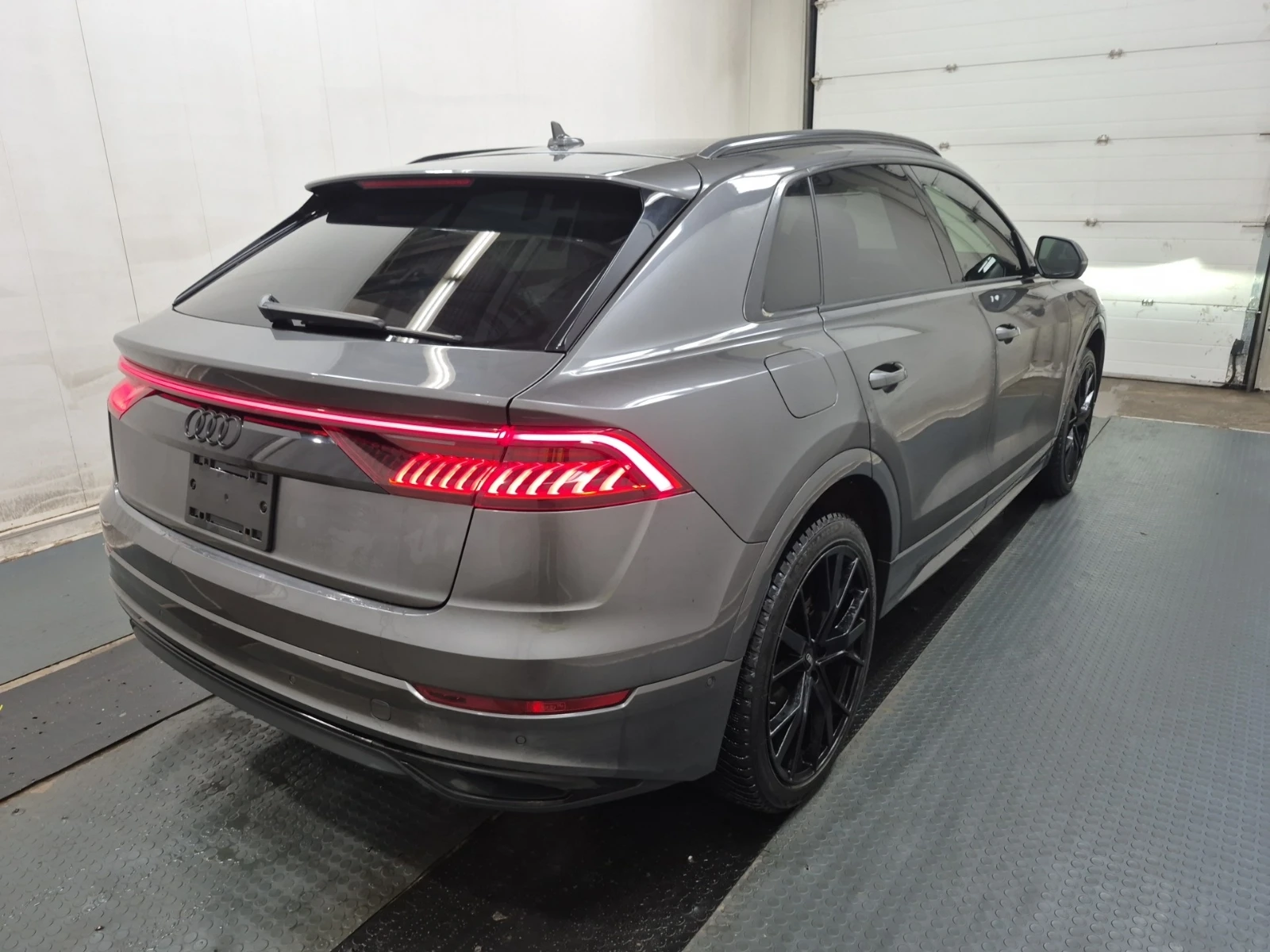 Audi Q8 Progressiv* Quattro* Pan/Roof* Apple carplay* Keyl | Mobile.bg � ����������� 4