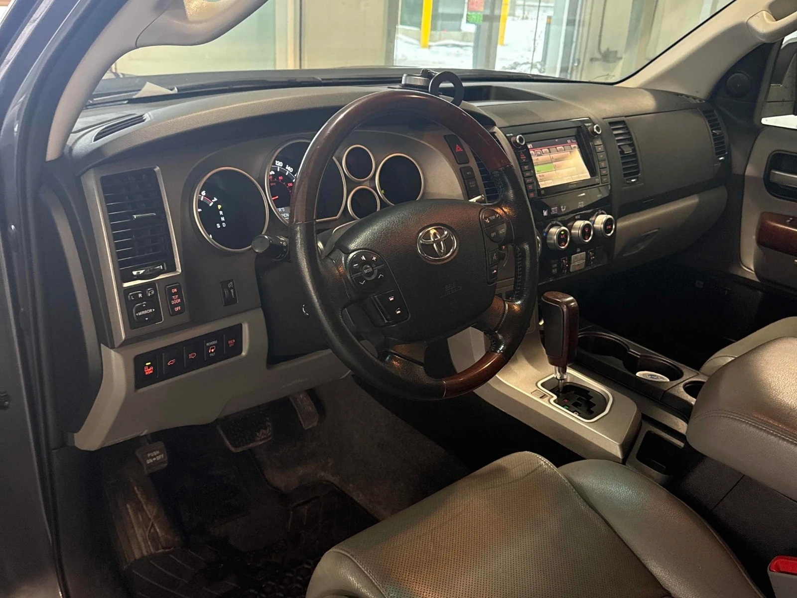 Toyota Sequoia Platinum С РЕГИСТРАЦИЯ & АВТО КРЕДИТ - изображение 7