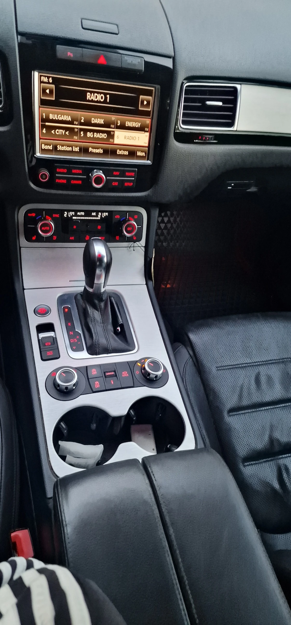 VW Touareg, снимка 5 - Автомобили и джипове - 53865010