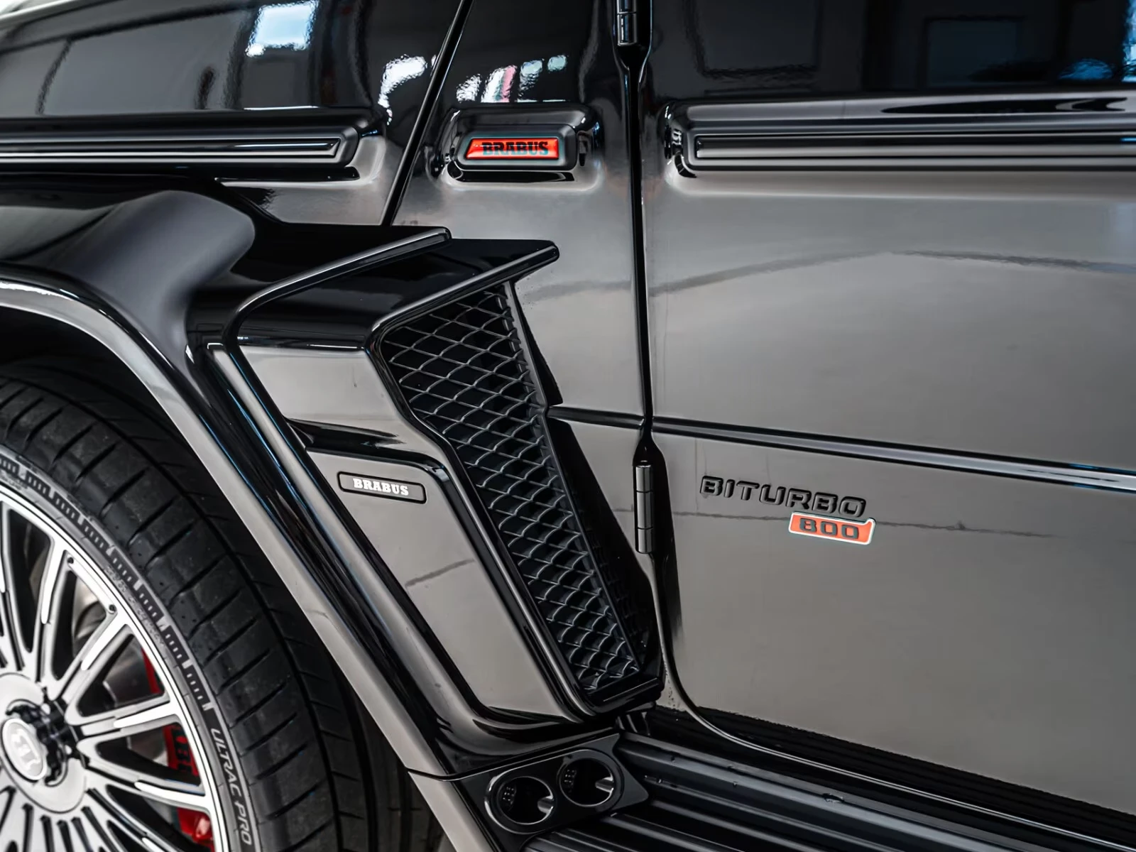 Mercedes-Benz G 63 AMG G800 BRABUS , снимка 9 - Автомобили и джипове - 53892439