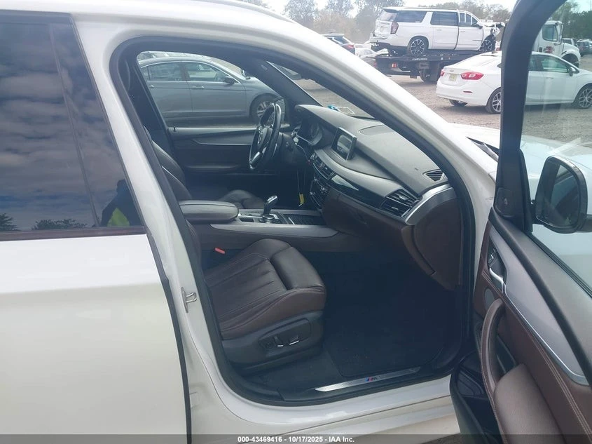 BMW X5 XDRIVE35I С РЕГИСТРАЦИЯ & АВТО КРЕДИТ , снимка 12 - Автомобили и джипове - 54030430