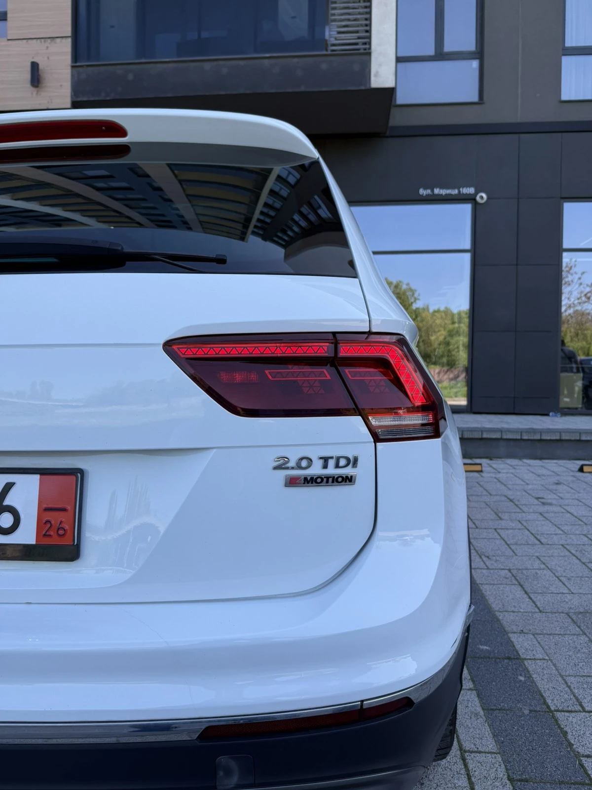 VW Tiguan 2.0 TDI, снимка 8 - Автомобили и джипове - 54354889