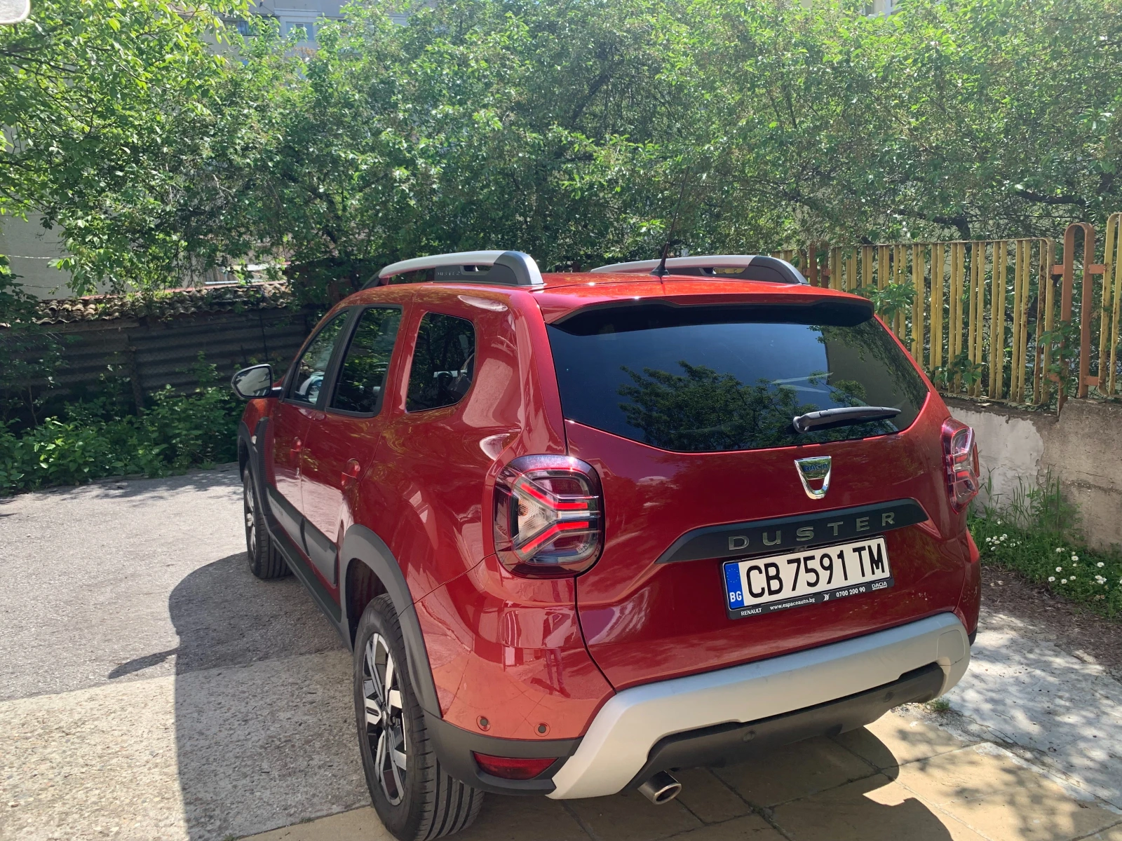 Dacia Duster, снимка 3 - Автомобили и джипове - 54720907