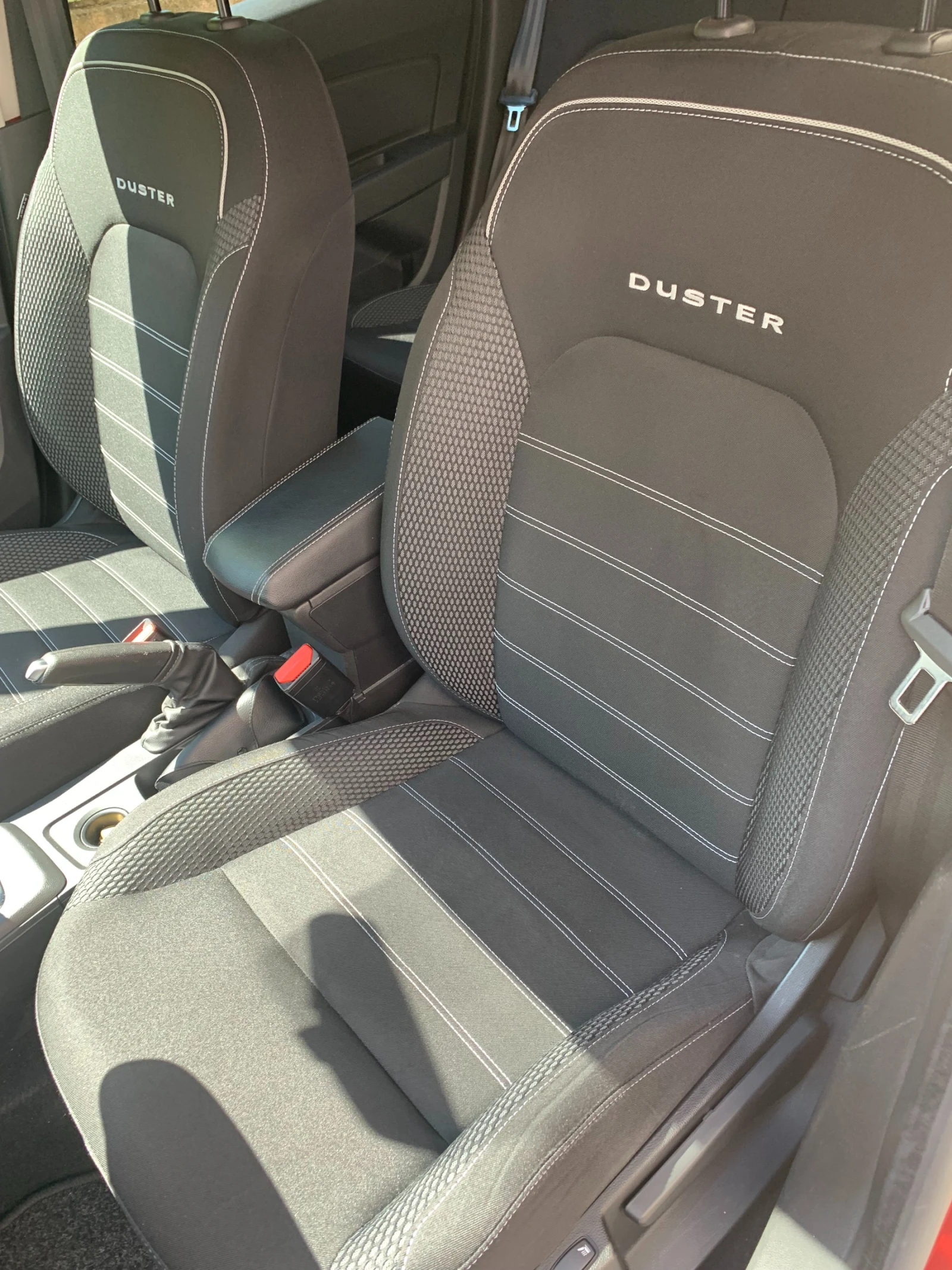 Dacia Duster, снимка 8 - Автомобили и джипове - 54720907