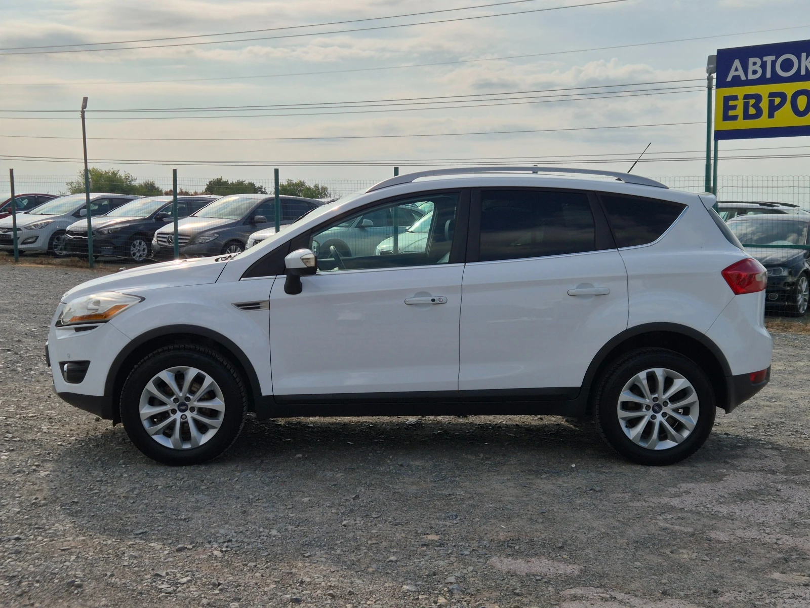 Ford Kuga 2.0TDCI Aвтоматик, снимка 2 - Автомобили и джипове - 55650961
