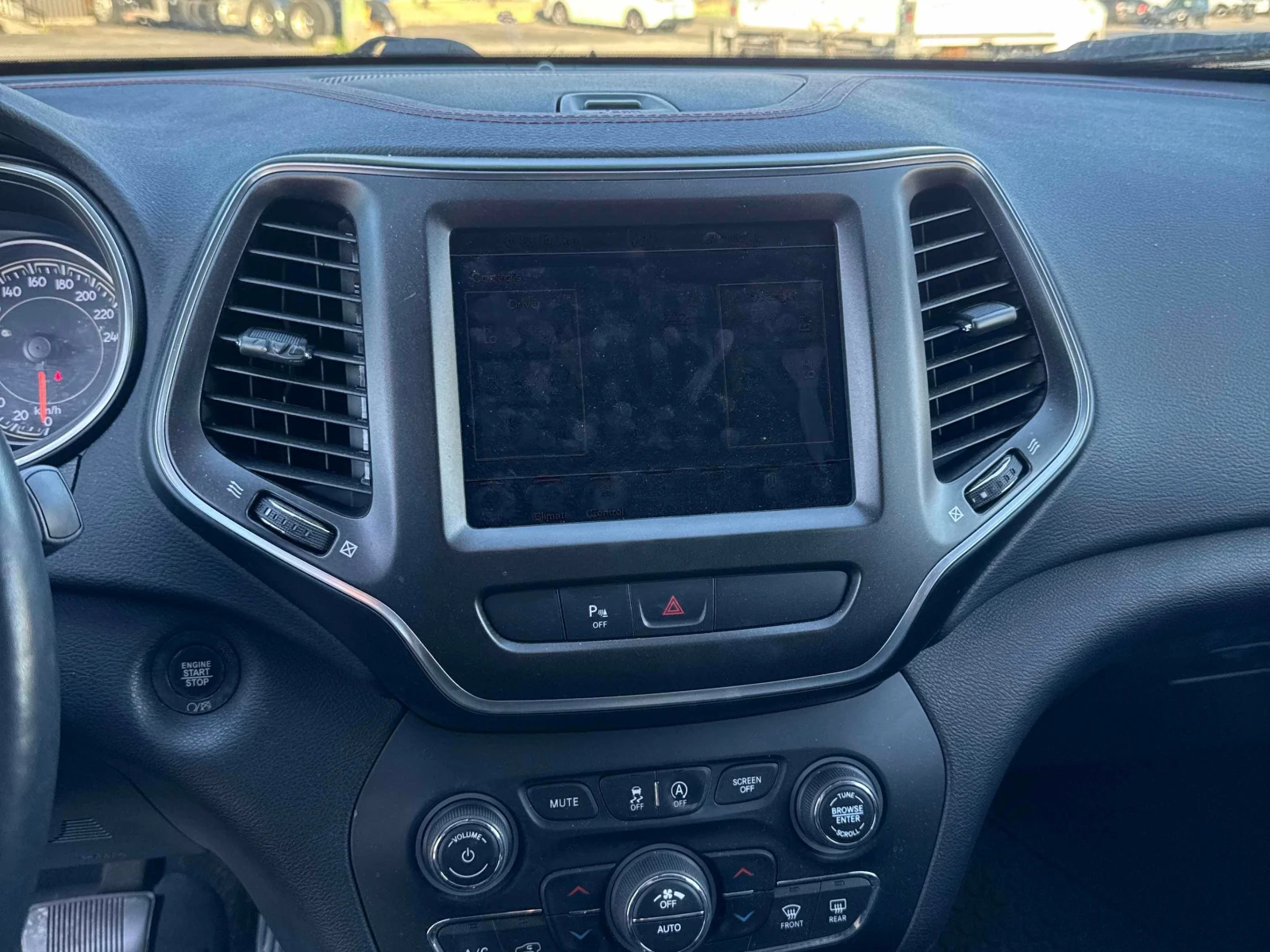 Jeep Cherokee * Trailhawk Elite * CARFAX * ОПЦИЯ ЗА ФИНАНСИРАНЕ , снимка 9 - Автомобили и джипове - 55988970