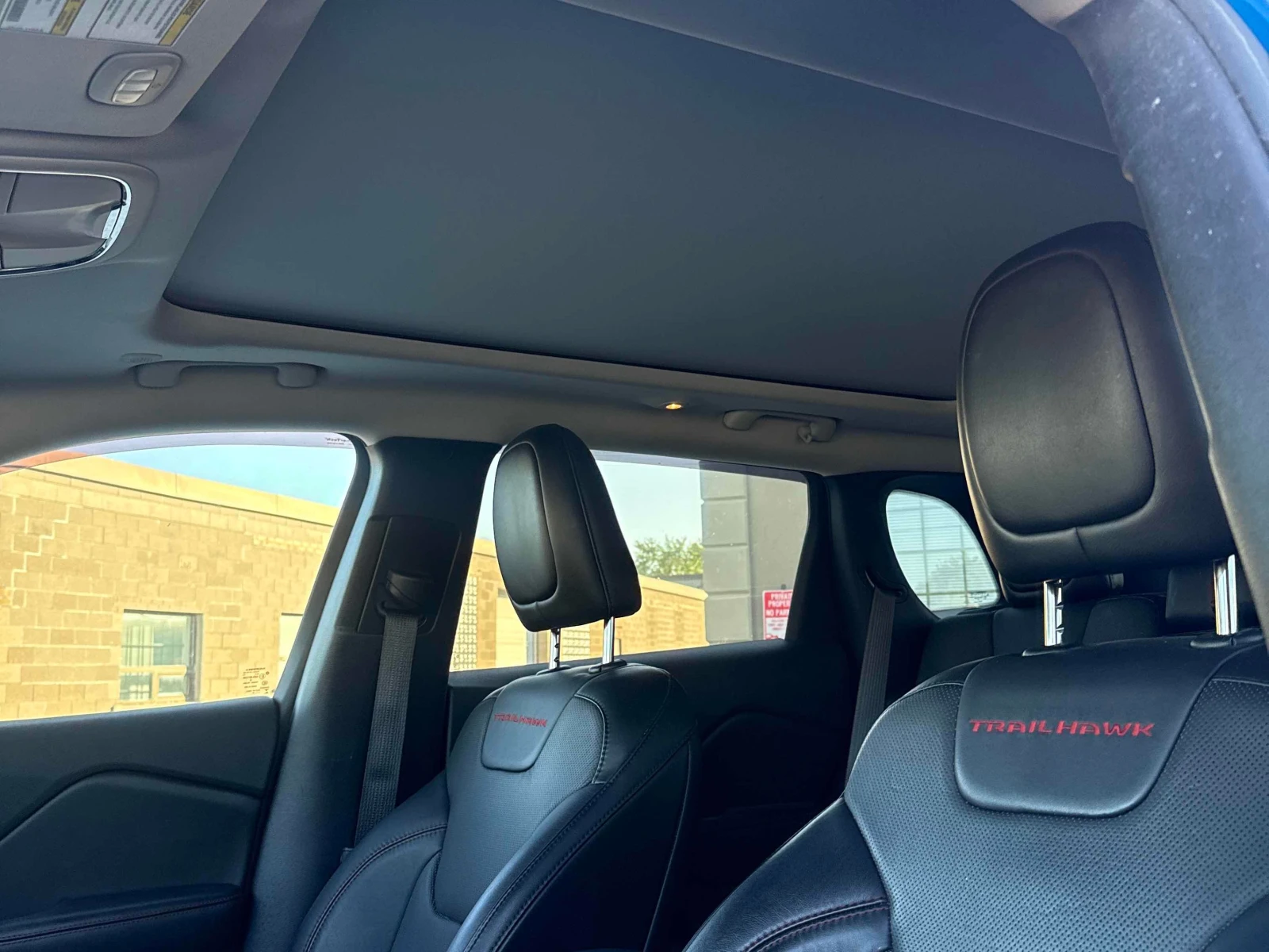 Jeep Cherokee * Trailhawk Elite * CARFAX * ОПЦИЯ ЗА ФИНАНСИРАНЕ , снимка 13 - Автомобили и джипове - 55988970